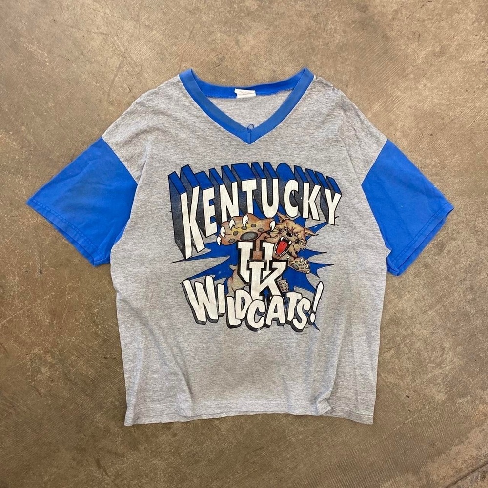 Vintage 90s Kentucky Wildcats College Sports V-Neck CSC Mascot T-Shirt Size XL